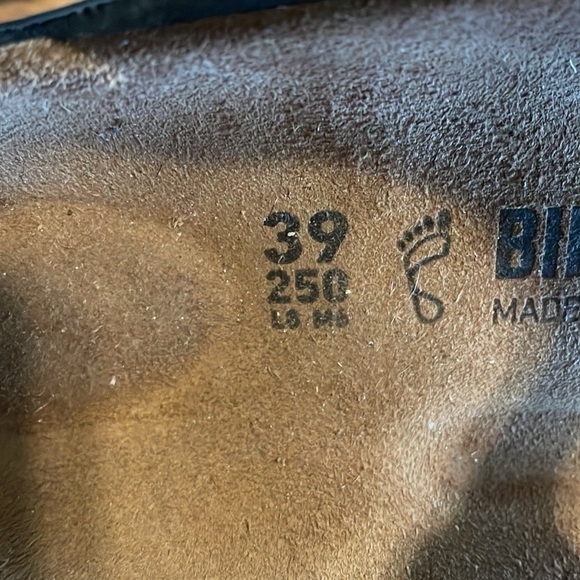 BIRKENSTOCK Patent Leather Sandal Size 39 - Picture 8 of 10